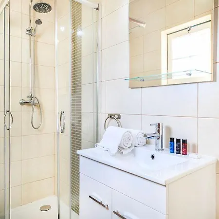 Vale Do Garrao Sleeps 7 With Pool Air Con And Wifi