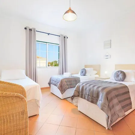 Vale Do Garrao Sleeps 7 With Pool Air Con And Wifi